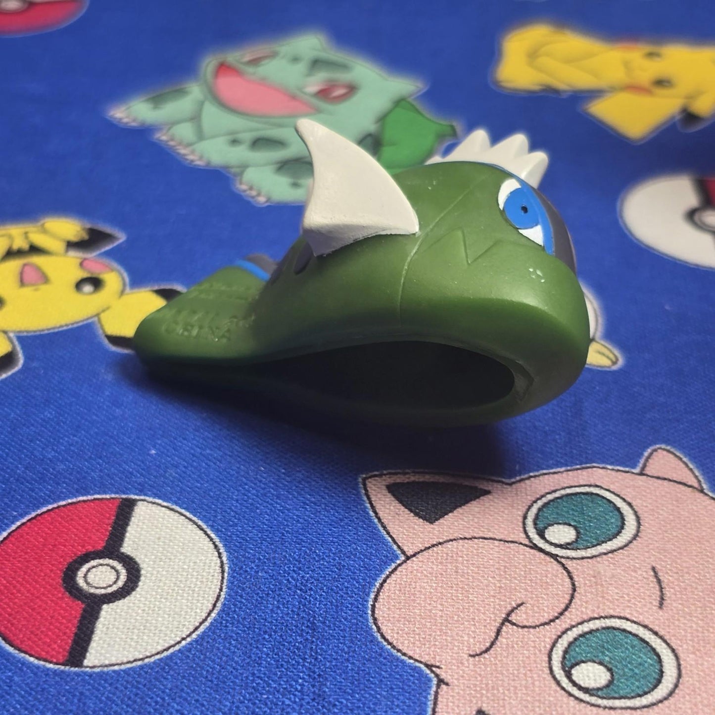Pokemon Basculin Figure Finger Puppet 2012 Nintendo Bandai PVC Vintage Japan USA