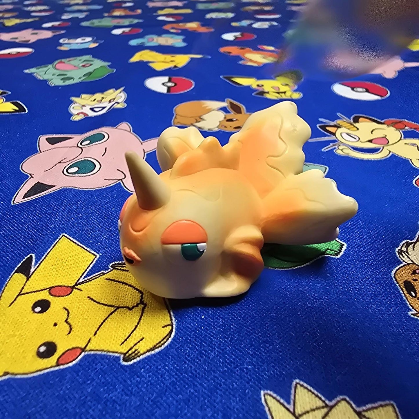 Pokemon Goldeen Figure Finger Puppet 1997 Bandai Nintendo PVC Vintage USA Seller