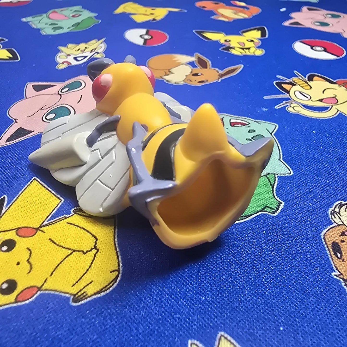 Pokemon Beedrill Figure Finger Puppet 1998 Nintendo Bandai PVC Vintage Japan USA