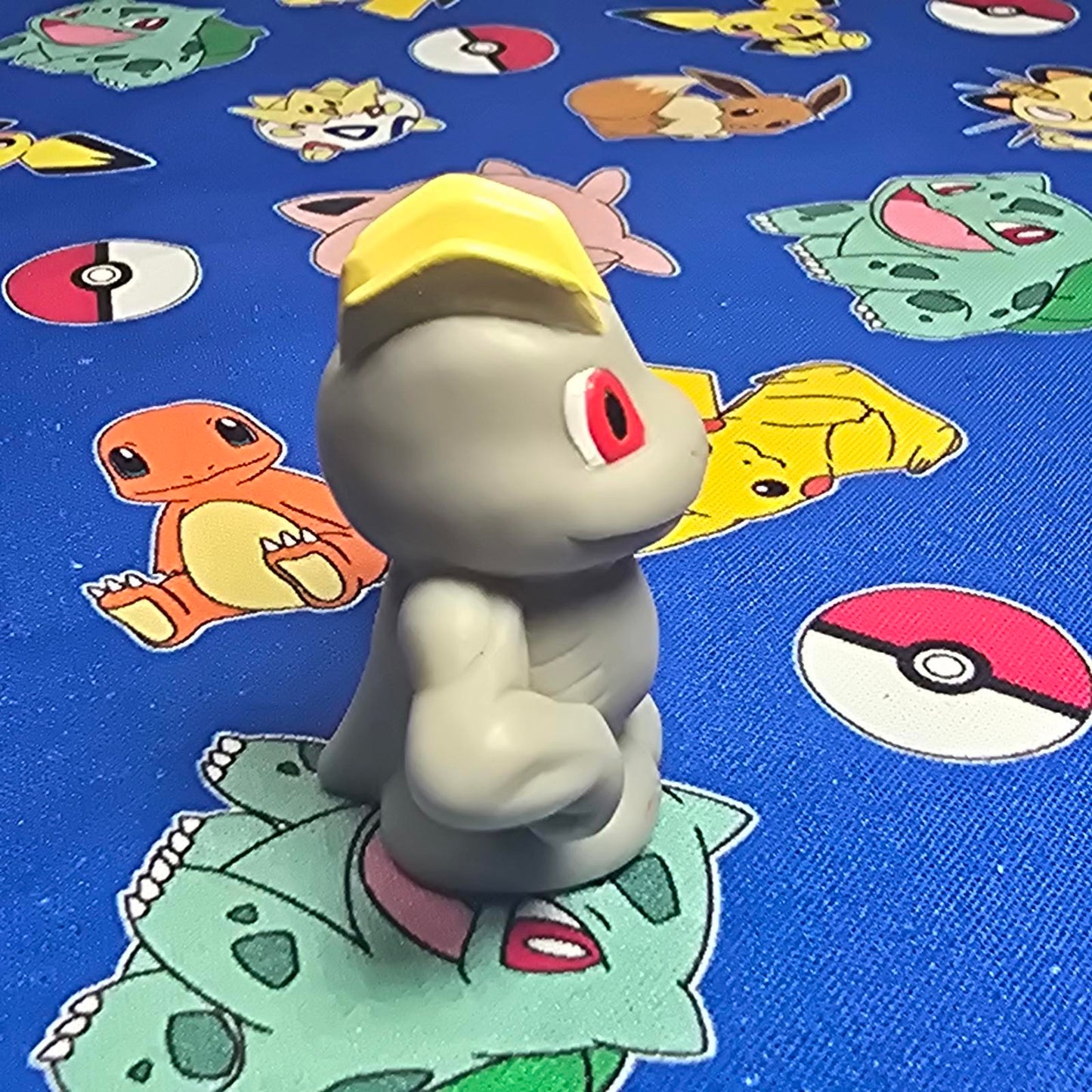 Pokemon Machop Figure Finger Puppet 1997 Nintendo Bandai PVC Vintage Japan USA