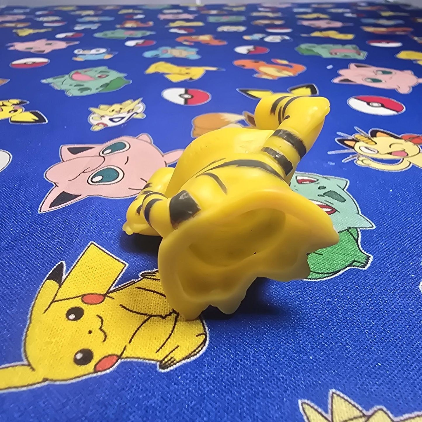 Pokemon Electabuzz Figure Finger Puppet 1997 Nintendo Bandai Vintage Japan USA