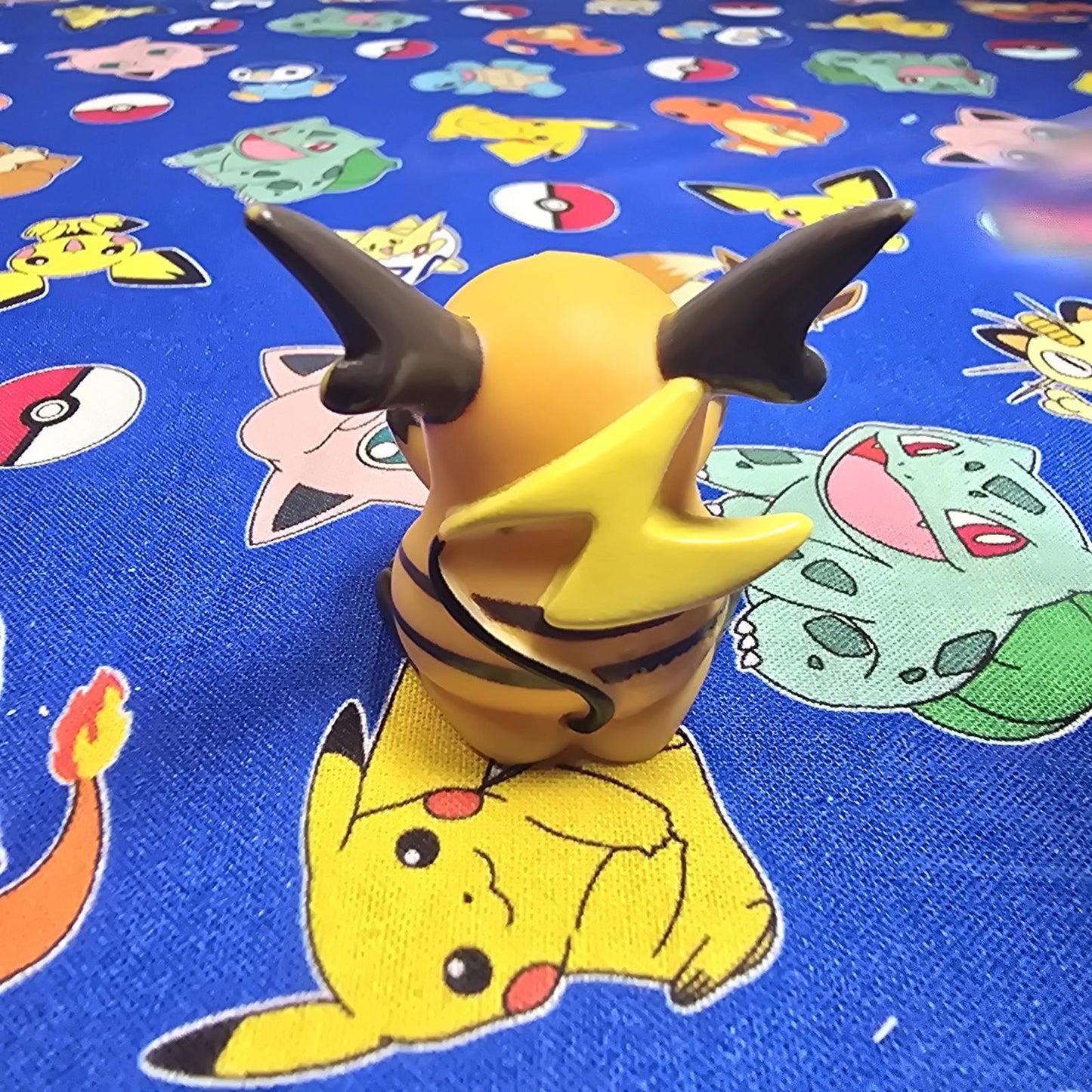 Pokemon Raichu Figure Finger Puppet 1996 Nintendo PVC Bandai Vintage USA Seller