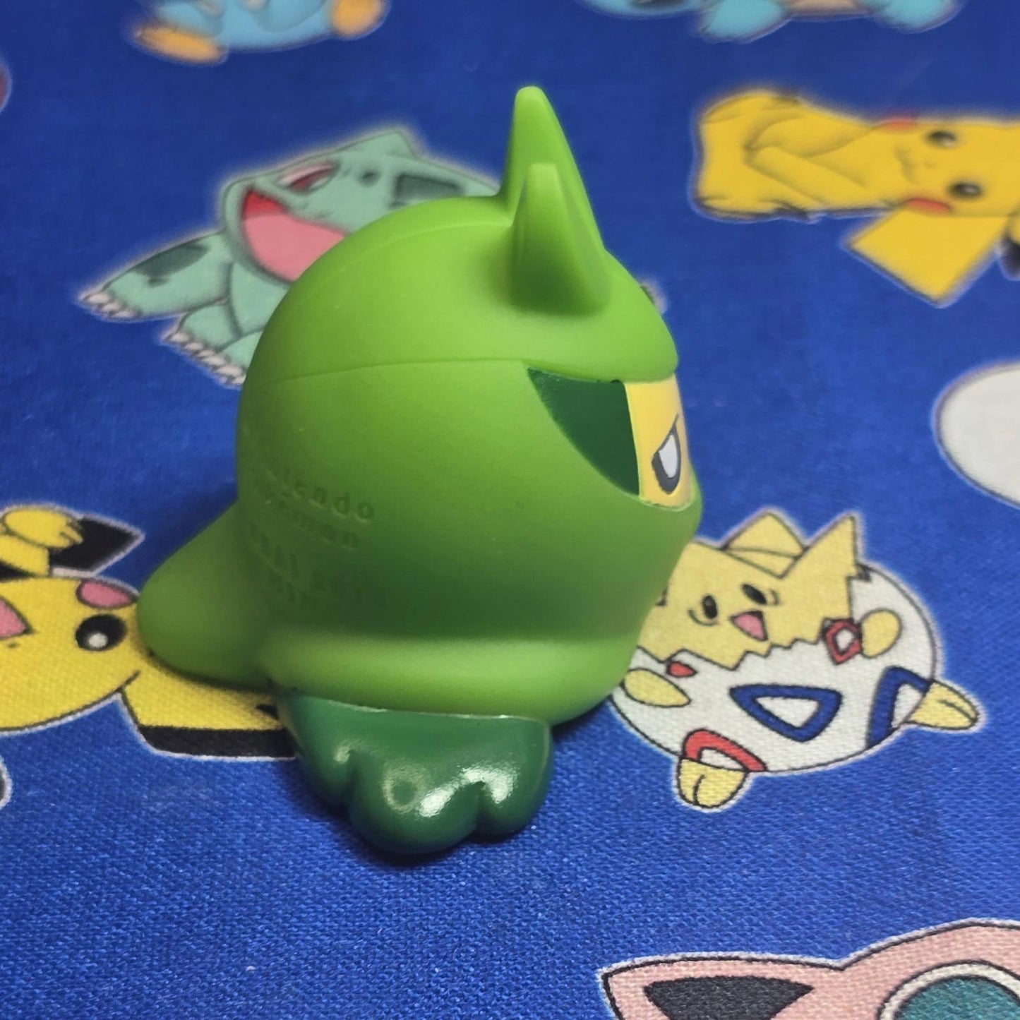 Pokemon Swadloon Figure Finger Puppet 2010 Nintendo Bandai PVC Japan USA Seller