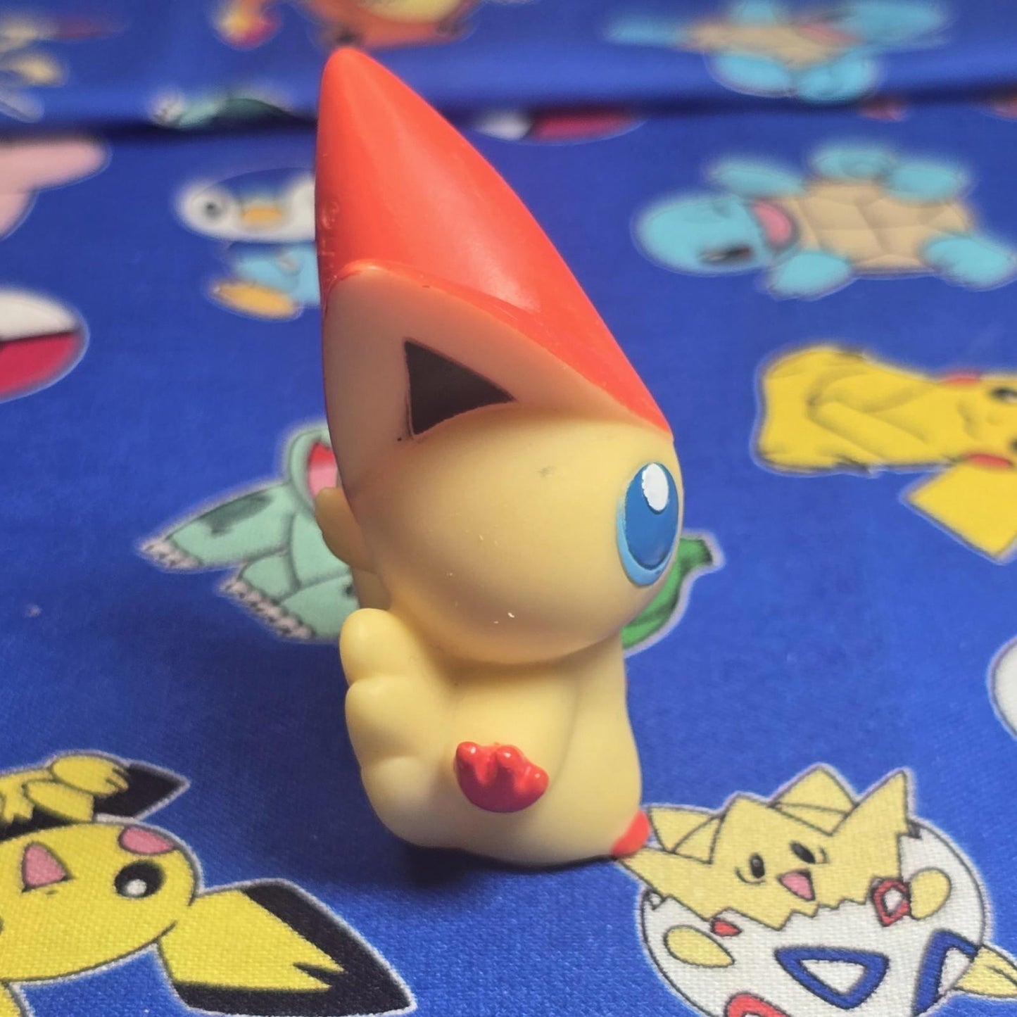 Pokemon Victini Figure Finger Puppet 2014 Nintendo Bandai PVC Vintage Japan US