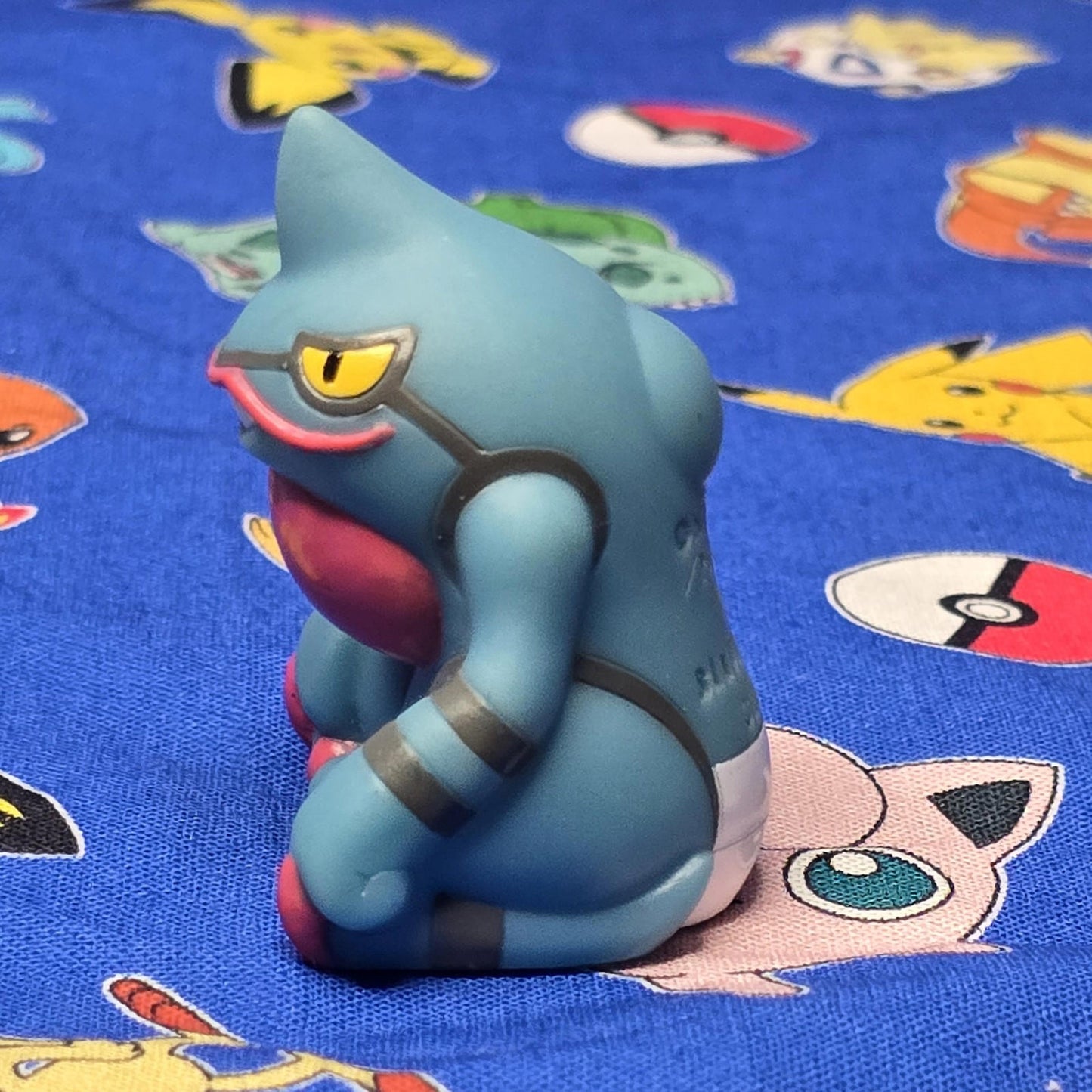 Pokemon Toxicroak Figure Finger Puppet 2006 Nintendo Bandai PVC Japan USA Seller