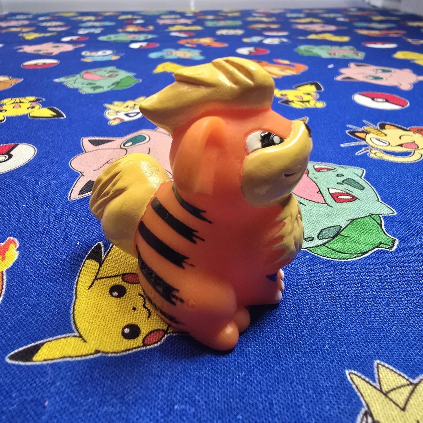 Pokemon Growlithe Figure Finger Puppet 1996 Nintendo Bandai Vintage USA Seller