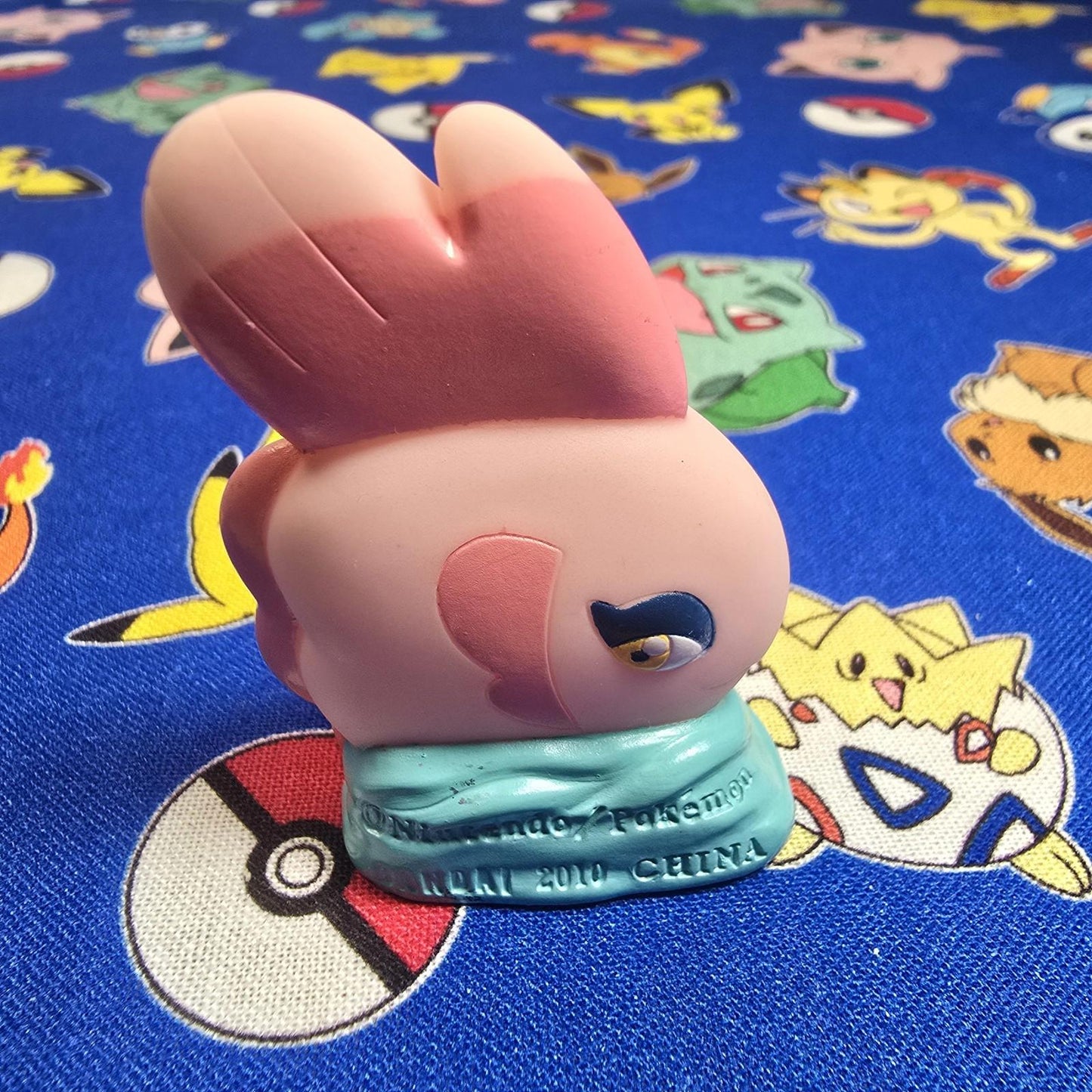Pokemon Alomomola Figure Finger Puppet 2010 Nintendo Bandai PVC Japan US Seller