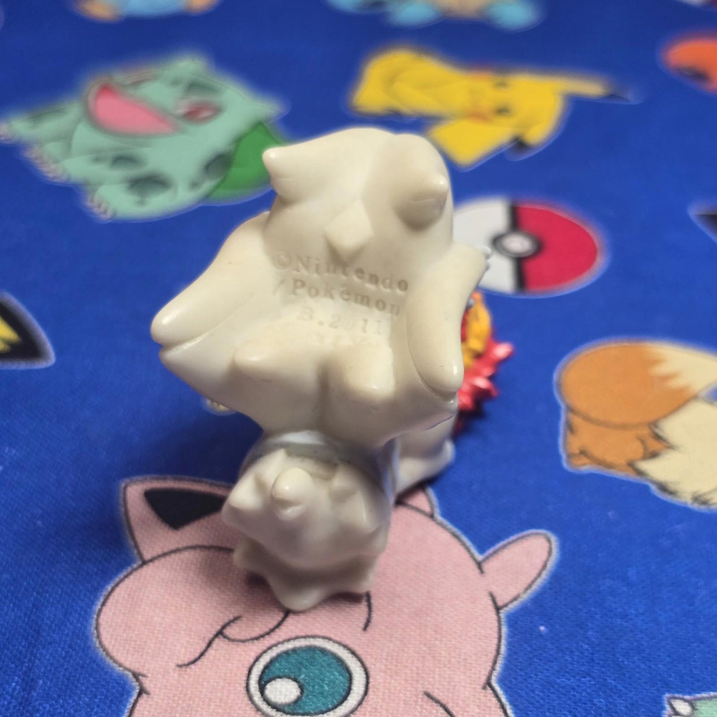 Pokemon Reshiram Figure Finger Puppet 2011 Nintendo Bandai PVC Japan USA Seller