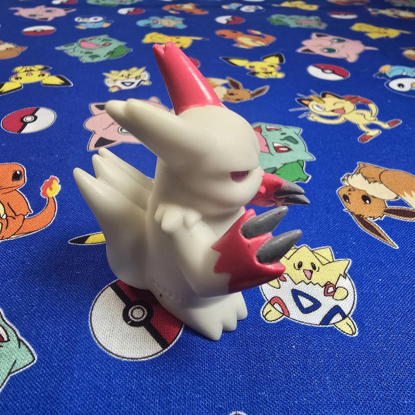 Pokemon Zangoose Figure Finger Puppet 2004 Nintendo Bandai PVC Vintage Japan USA