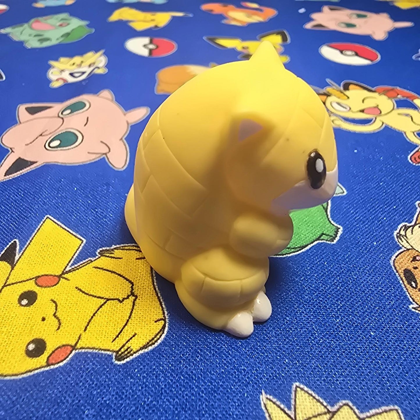 Pokemon Sandshrew Figure Finger Puppet 1996 Nintendo Bandai Vintage Japan USA