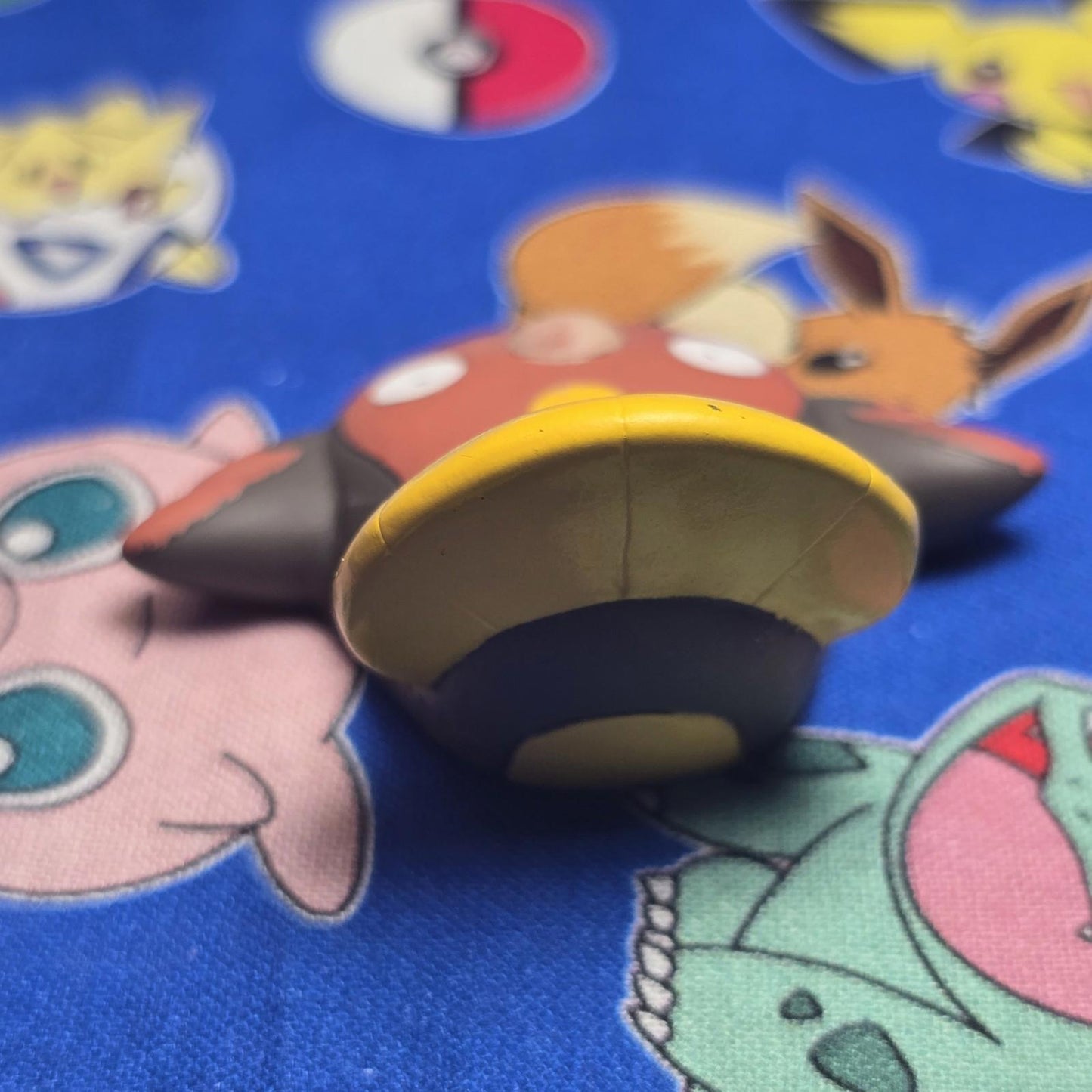 Pokemon Stunfisk Figure Finger Puppet 2011 Nintendo Bandai PVC Japan US Seller