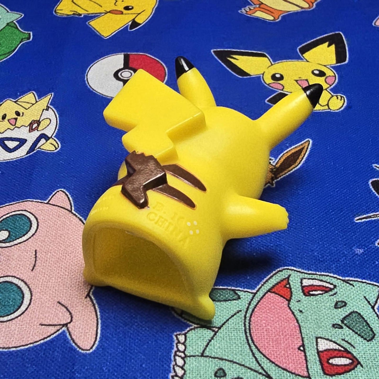 Pokemon Pikachu Figure Finger Puppet 2016 Nintendo Bandai Vintage PVC Japan USA