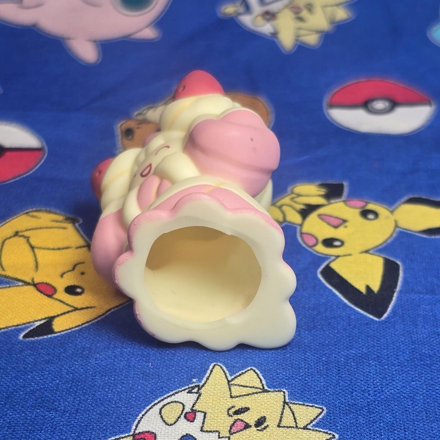 Pokemon Alcremie Ruby Swirl Figure Finger Puppet 2024 Nintendo Bandai Japan USA