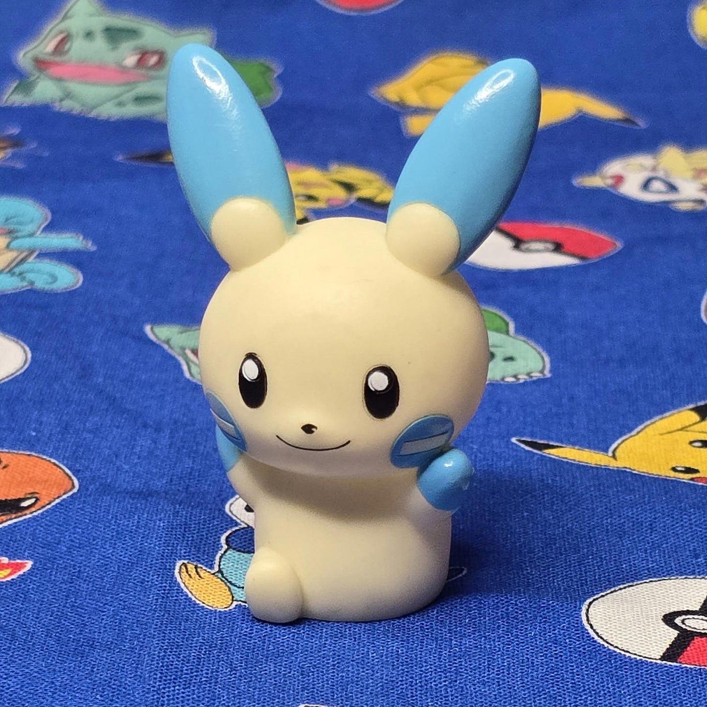 Pokemon Minun Figure Finger Puppet 2003 Nintendo Bandai PVC Vintage Japan USA