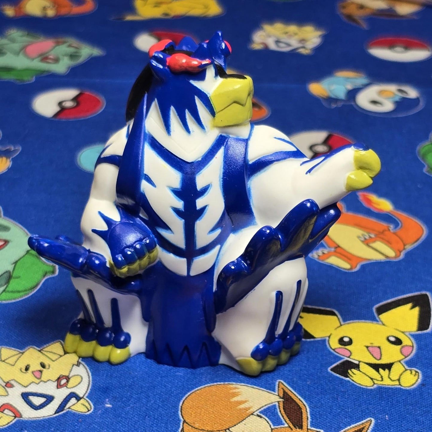 Pokemon Urshifu Gigantimax Rapid Strike Figure Finger Puppet Nintendo Bandai PVC
