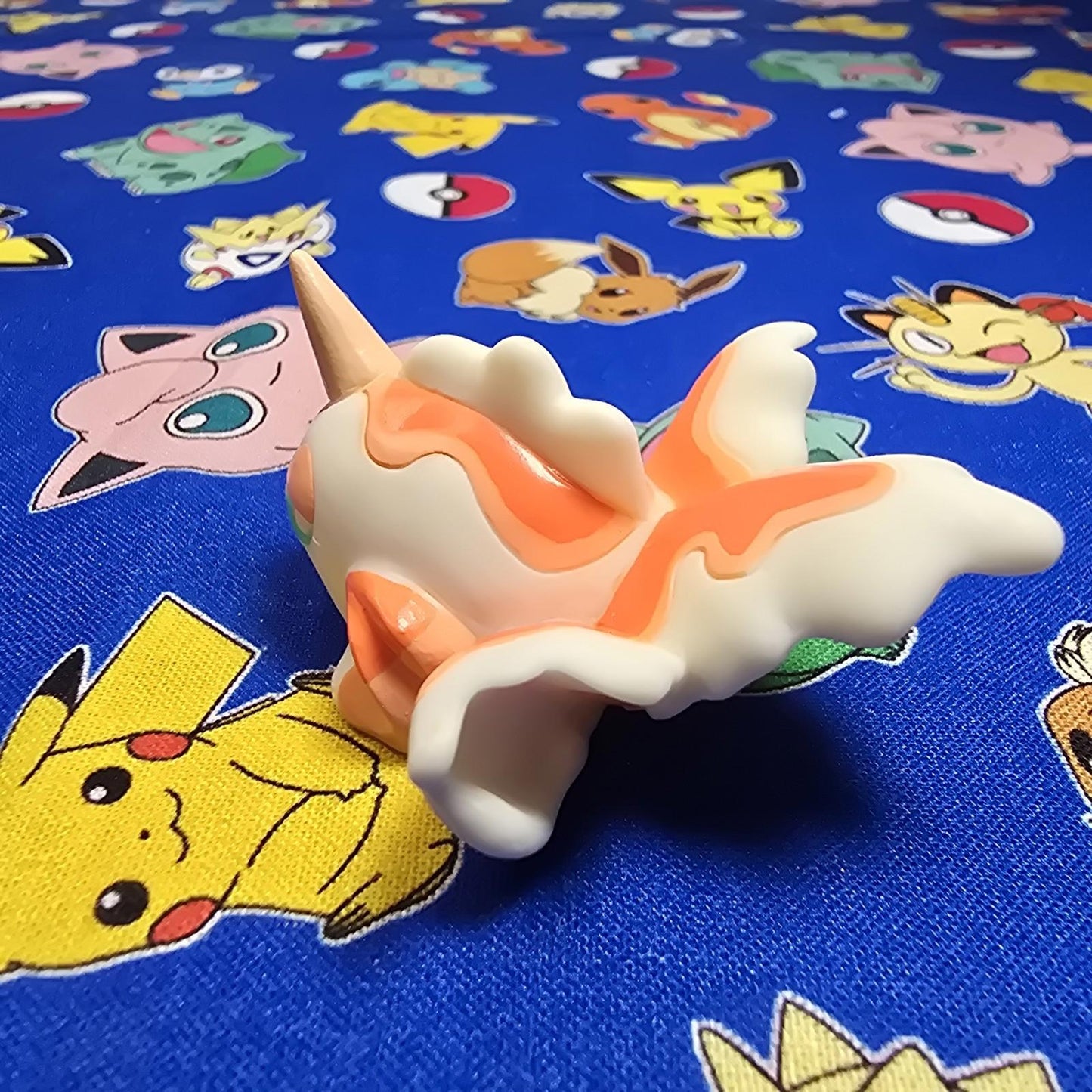 Pokemon Goldeen White Figure Finger Puppet 1997 Bandai Nintendo PVC Vintage USA