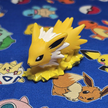 Pokemon Jolteon Figure Finger Puppet 2013 Nintendo Bandai Japan PVC USA Seller
