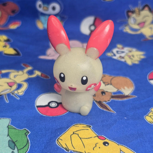 Pokemon Plusle Glow in Dark Figure Finger Puppet 2003 Nintendo Bandai Japan USA