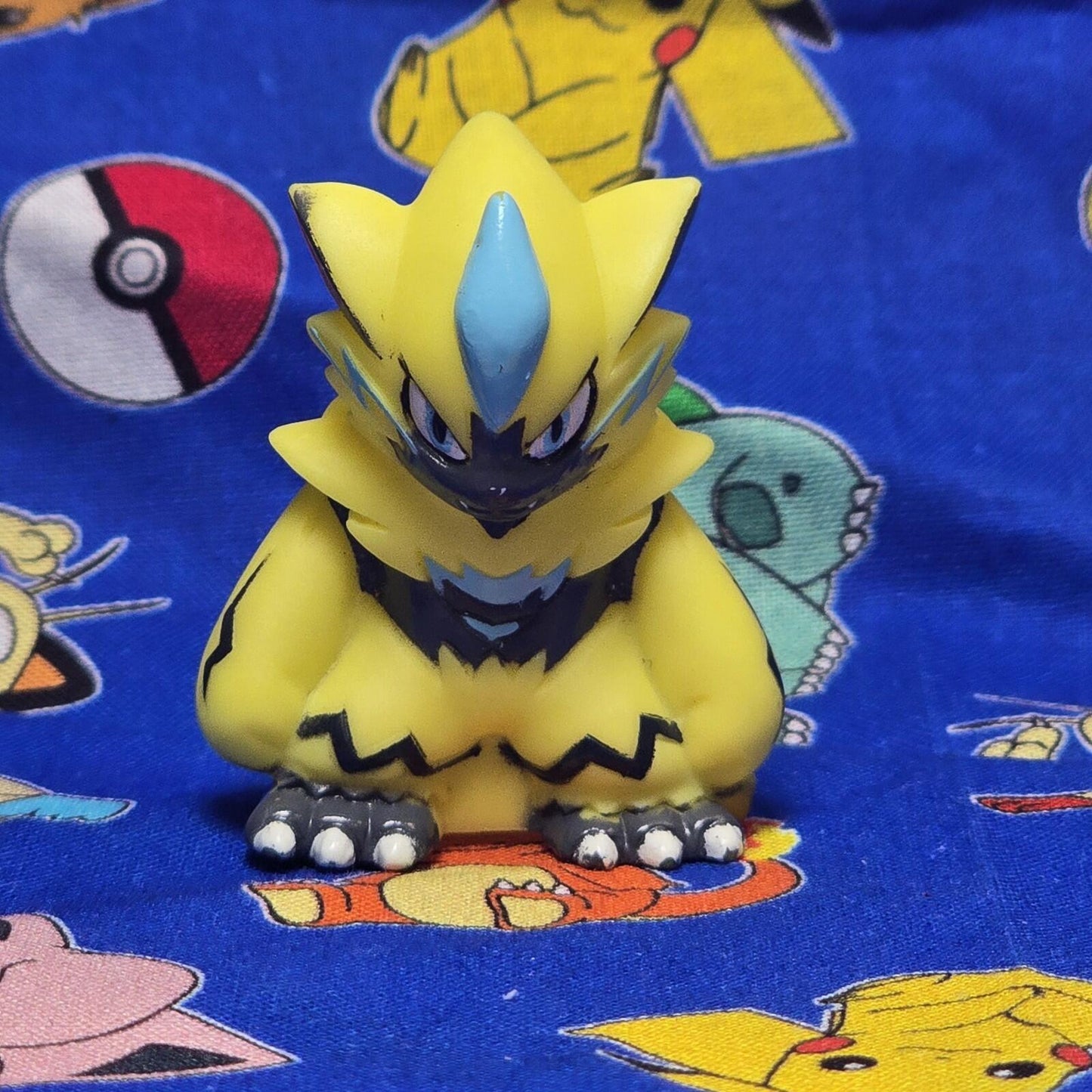 Pokemon Zeraora Figure Finger Puppet 2018 Nintendo Bandai PVC Japan USA Seller