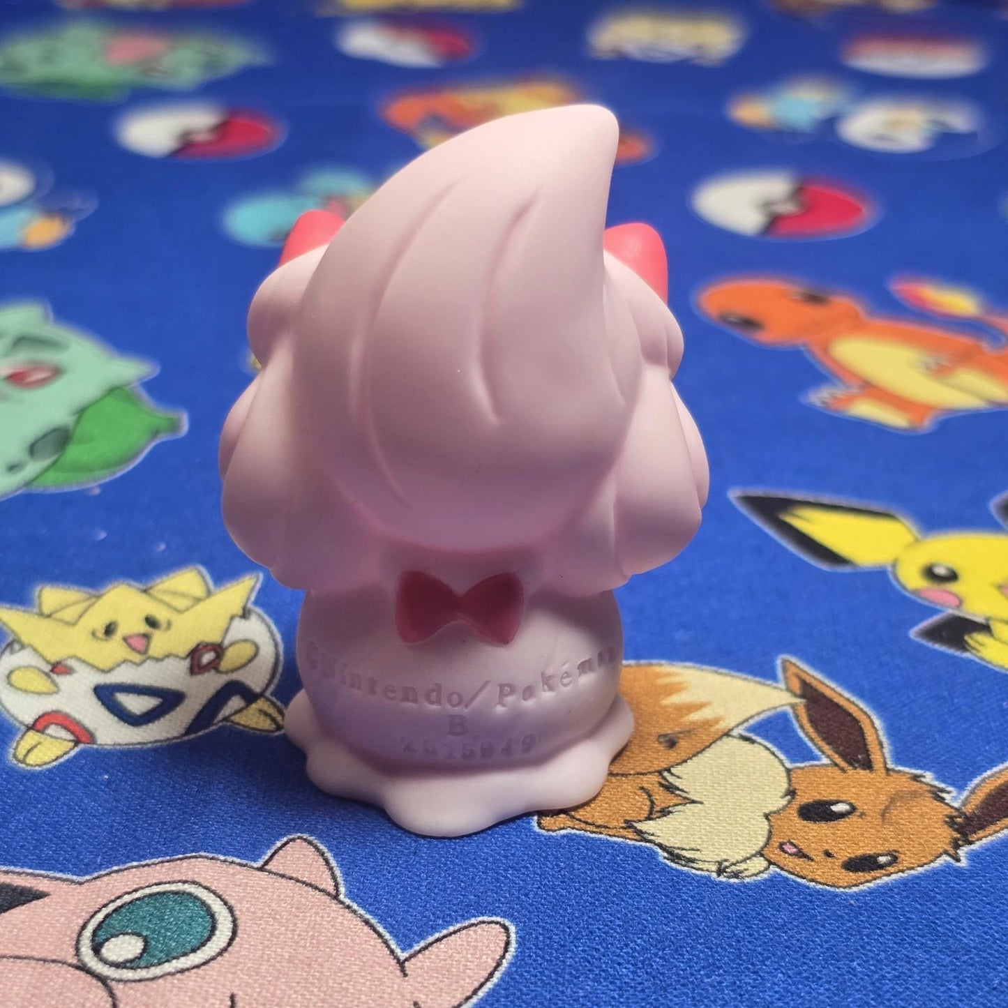 Pokemon Alcremie Ruby Cream Figure Finger Puppet 2020 Nintendo Bandai Japan USA