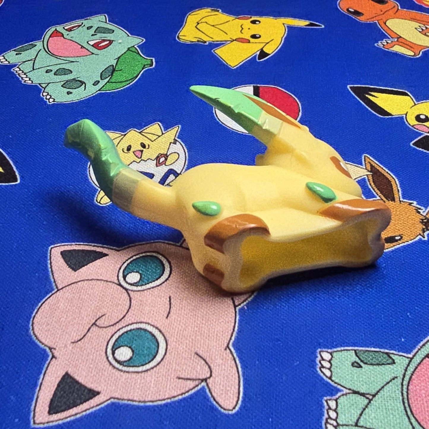 Pokemon Leafeon Figure Finger Puppet 2009 Nintendo Bandai PVC Japan USA Seller