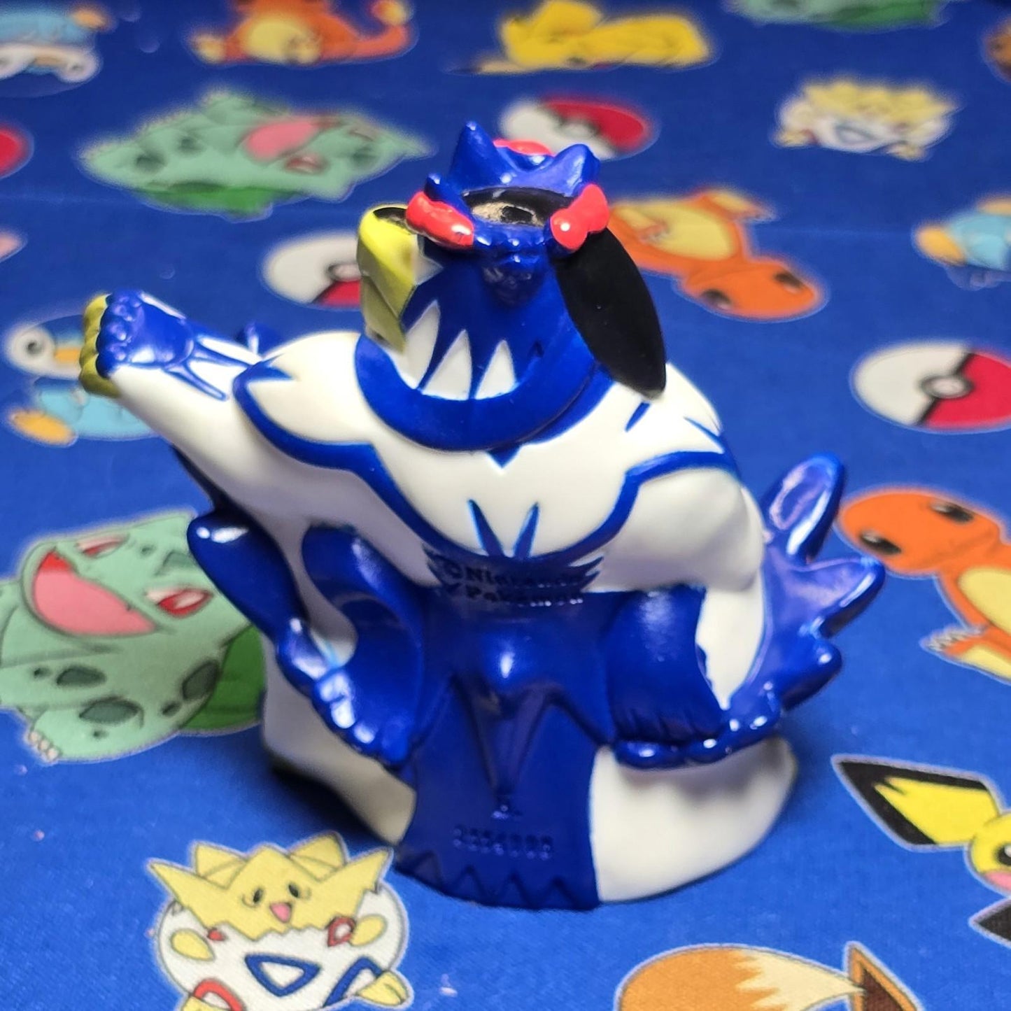 Pokemon Urshifu Gigantimax Rapid Strike Figure Finger Puppet Nintendo Bandai PVC