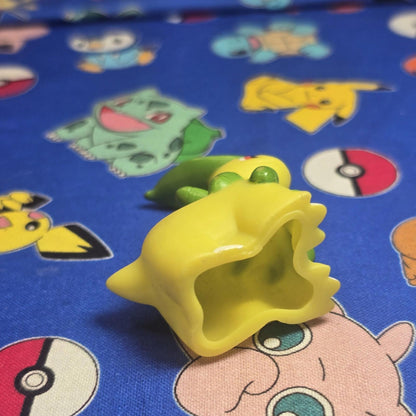 Pokemon Bayleef Figure Finger Puppet 2001 Nintendo Bandai Vintage PVC Japan US