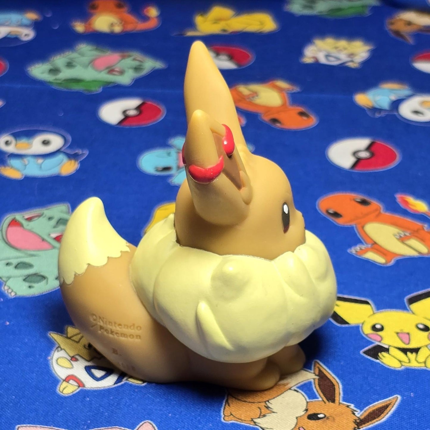 Pokemon Eevee Gigantimax Figure Finger Puppet  2020 Nintendo Bandai Japan USA