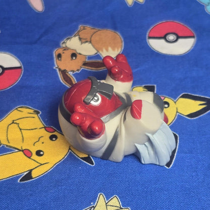 Pokemon Throh Figure Finger Puppet 2012 Nintendo Bandai Japan PVC USA Seller Toy