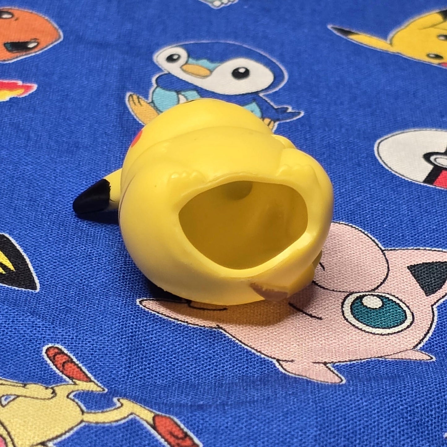 Pokemon Pikachu Figure Finger Puppet 1996 Nintendo Bandai Vintage PVC Japan USA