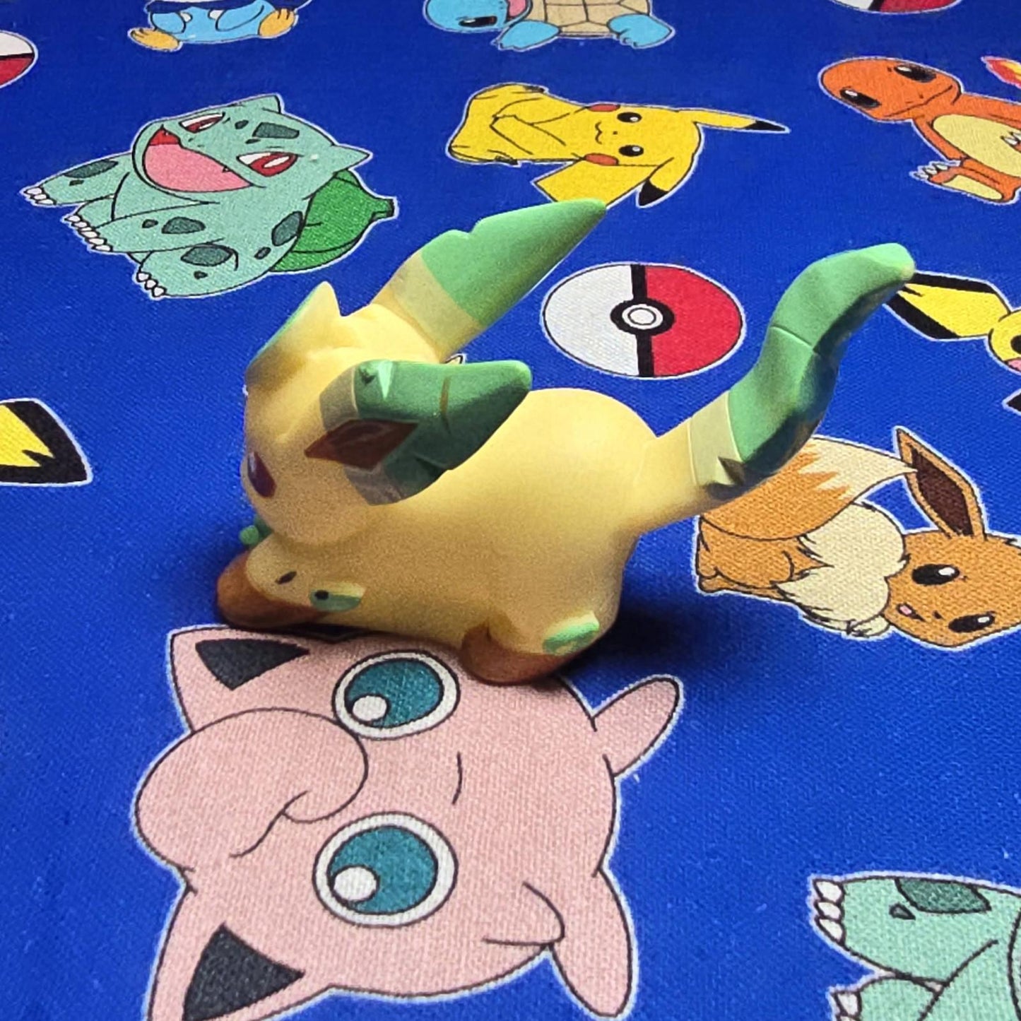 Pokemon Leafeon Figure Finger Puppet 2009 Nintendo Bandai PVC Japan USA Seller