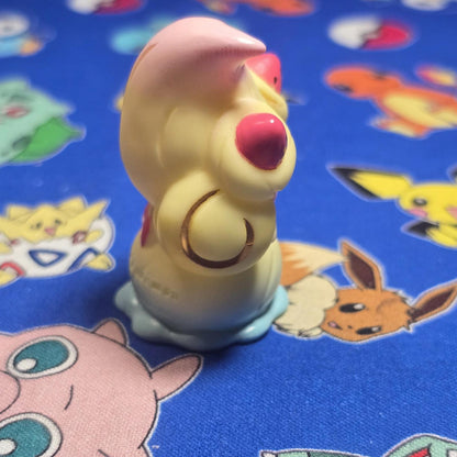 Pokemon Alcremie Shiny Rainbow Cream Figure Finger Puppet 2020 Nintendo Bandai
