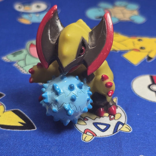 Pokemon Haxorus Figure Finger Puppet 2011 Nintendo Bandai PVC Japan USA Seller