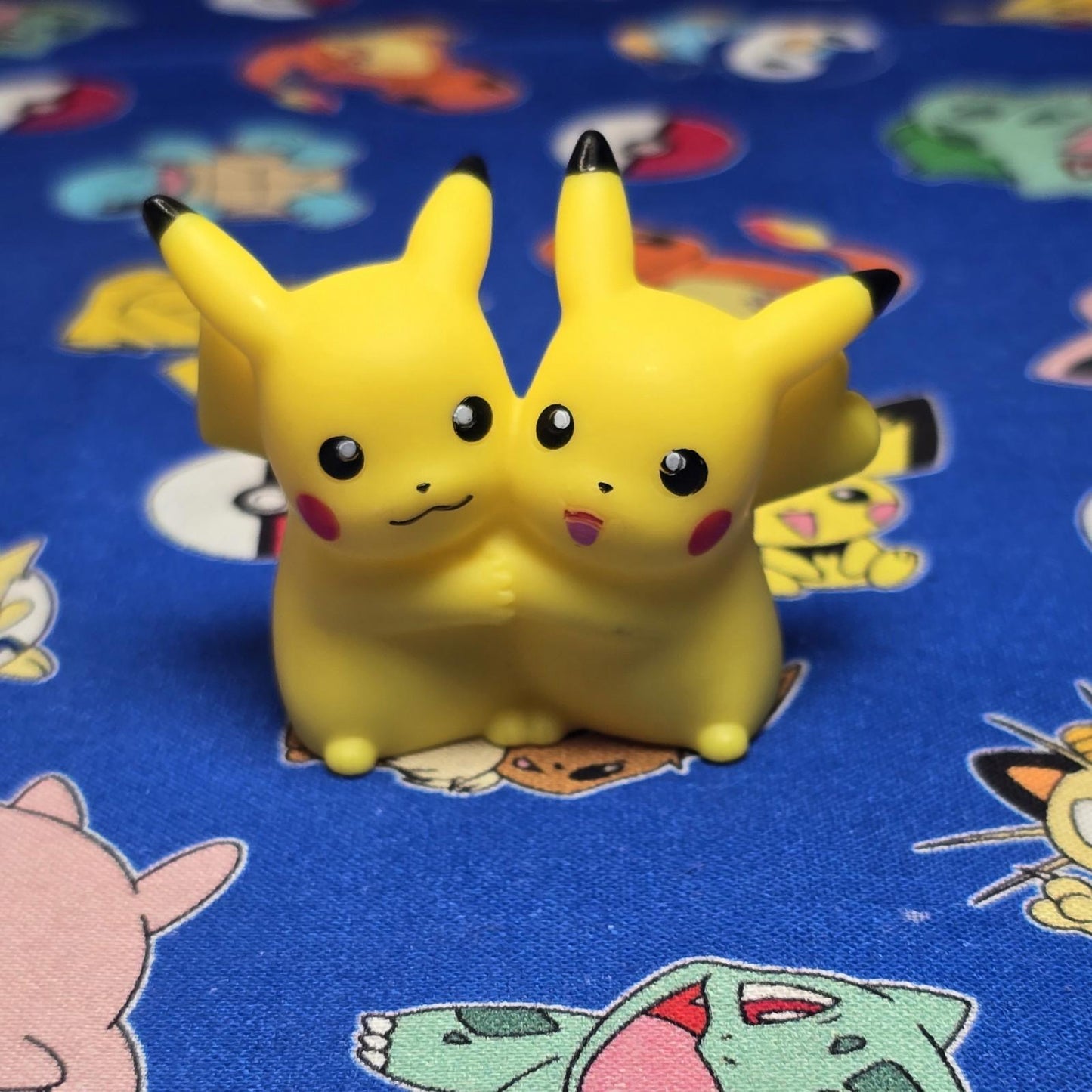 Pokemon Pikachu Male & Female Figure Finger Puppet B 2020 Nintendo Bandai Japan