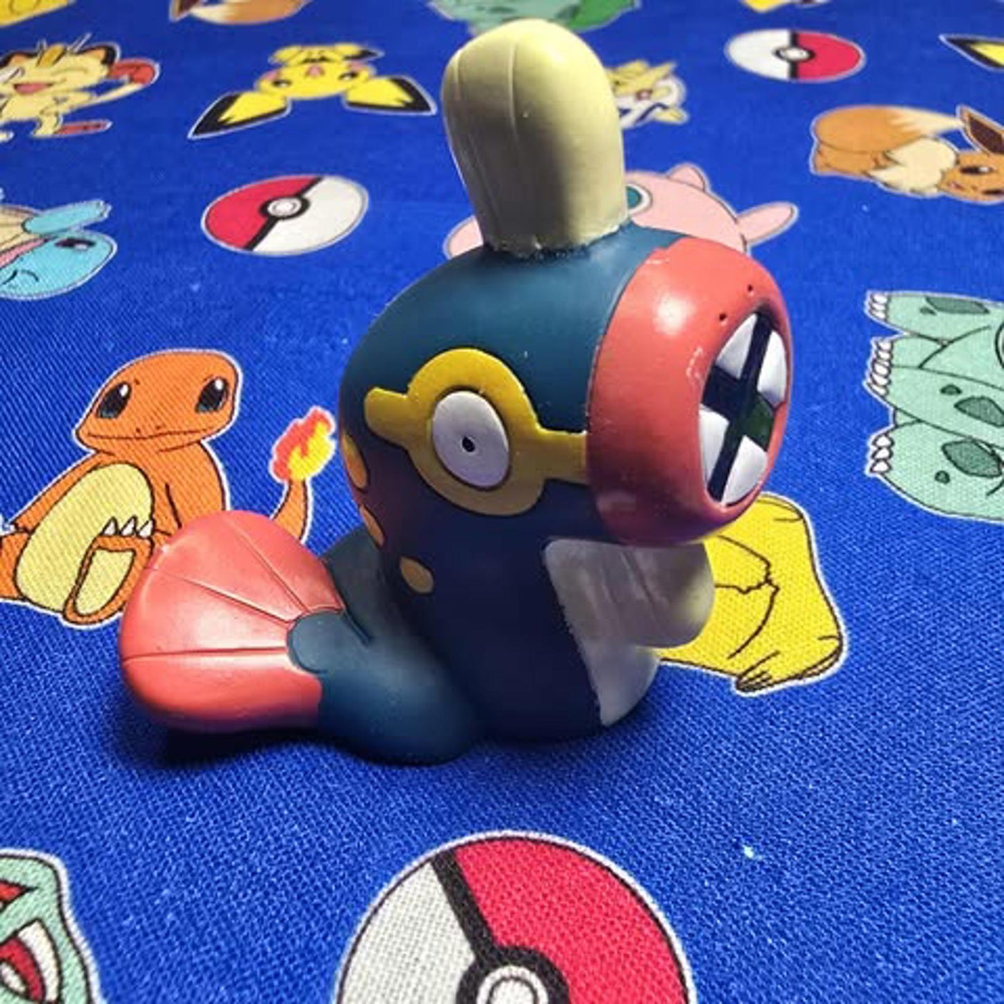 Pokemon Eelektrik Figure Finger Puppet 2011 Nintendo Bandai PVC Japan USA Seller