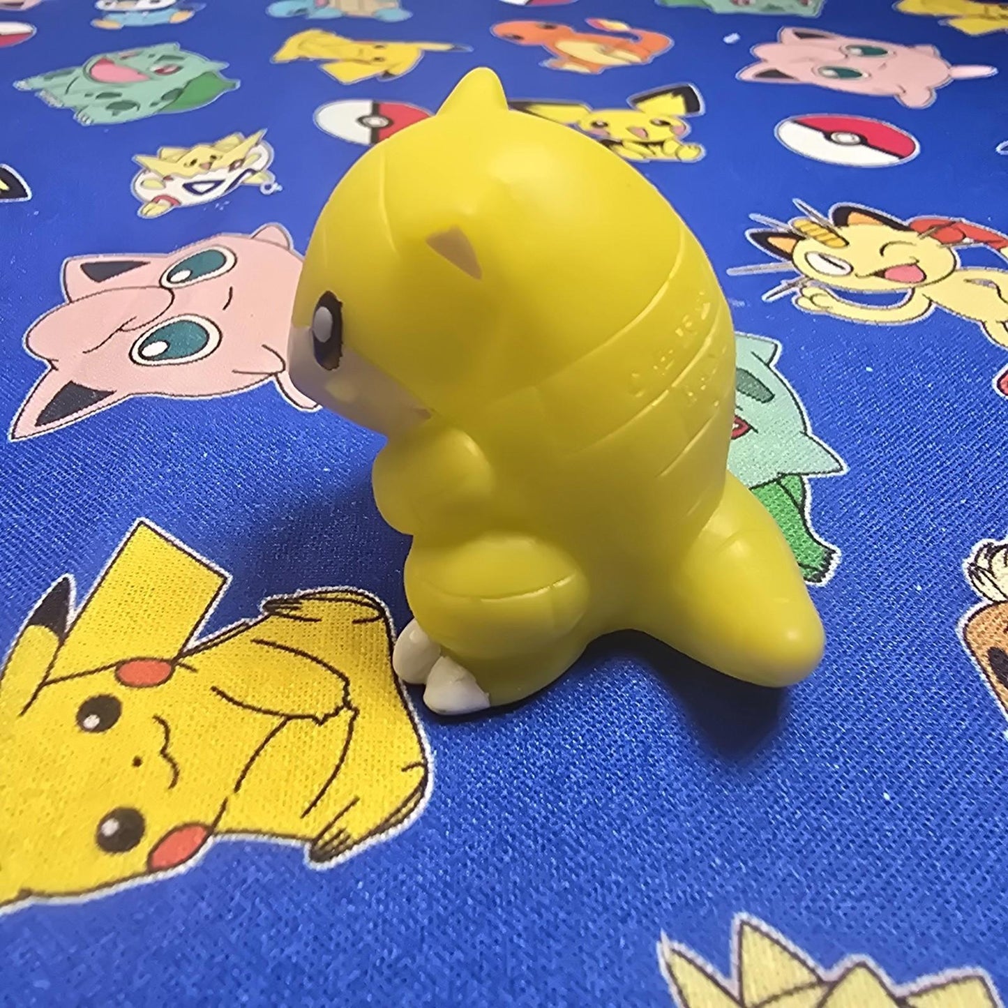 Pokemon Sandshrew Dark Figure Finger Puppet 1996 Nintendo PVC Bandai Vintage USA