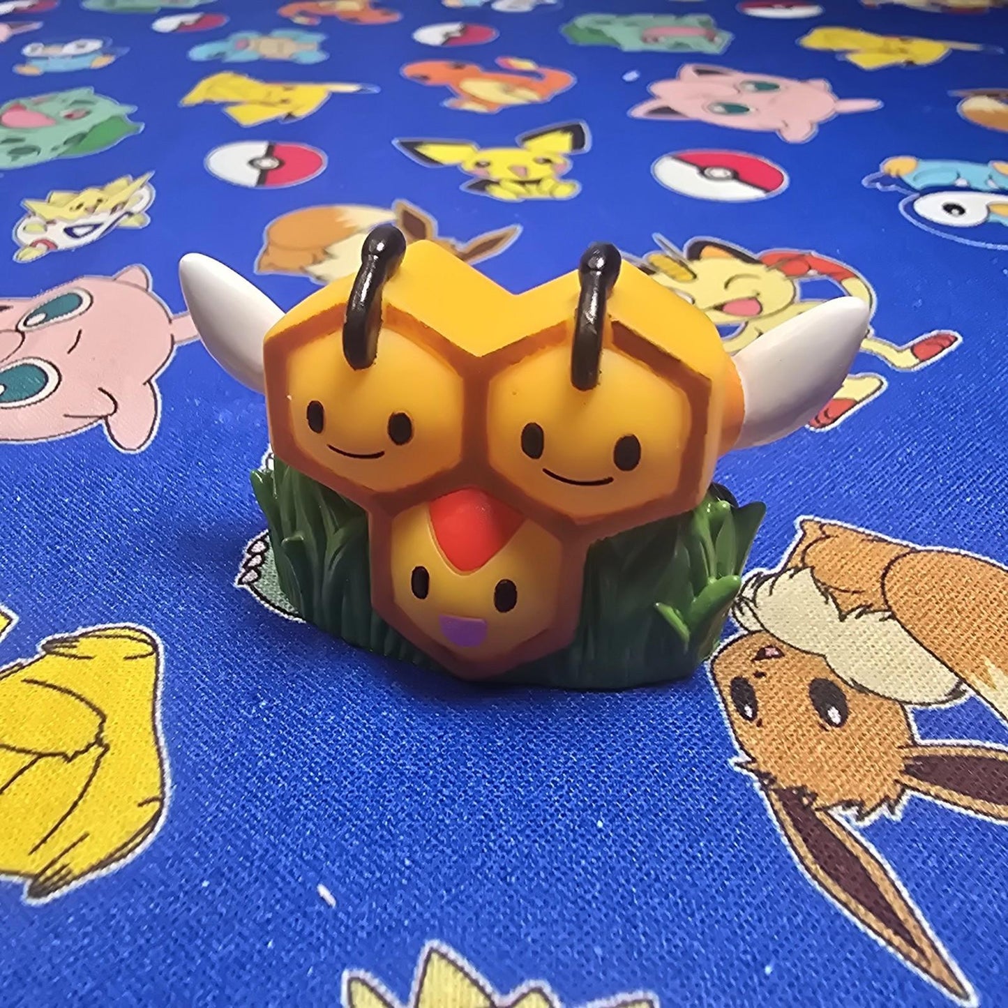 Pokemon Combee Figure Finger Puppet 2006 Nintendo Bandai PVC Japan USA Seller