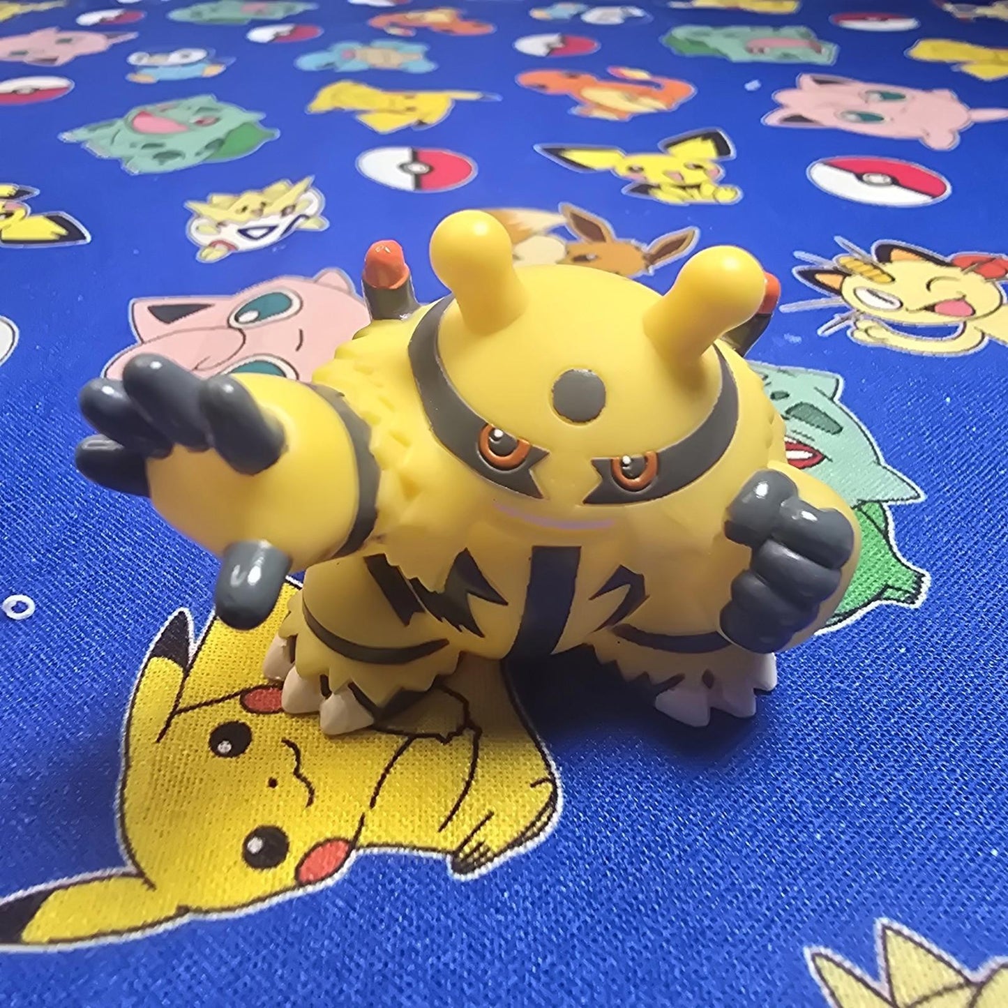Pokemon Electivire Figure Finger Puppet 2010 Nintendo Bandai PVC Japan US Seller