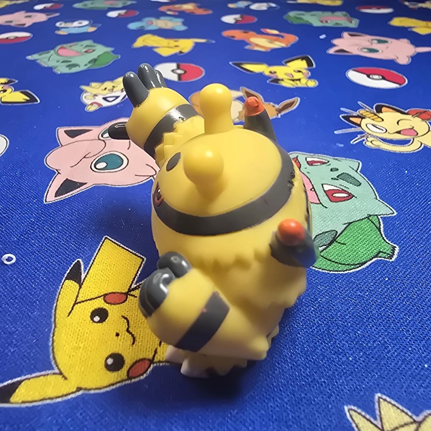 Pokemon Electivire Figure Finger Puppet 2010 Nintendo Bandai PVC Japan US Seller