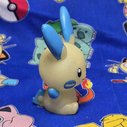 Pokemon Minun Glow In The Dark Figure Finger Puppet 2003 Nintendo Bandai Japan