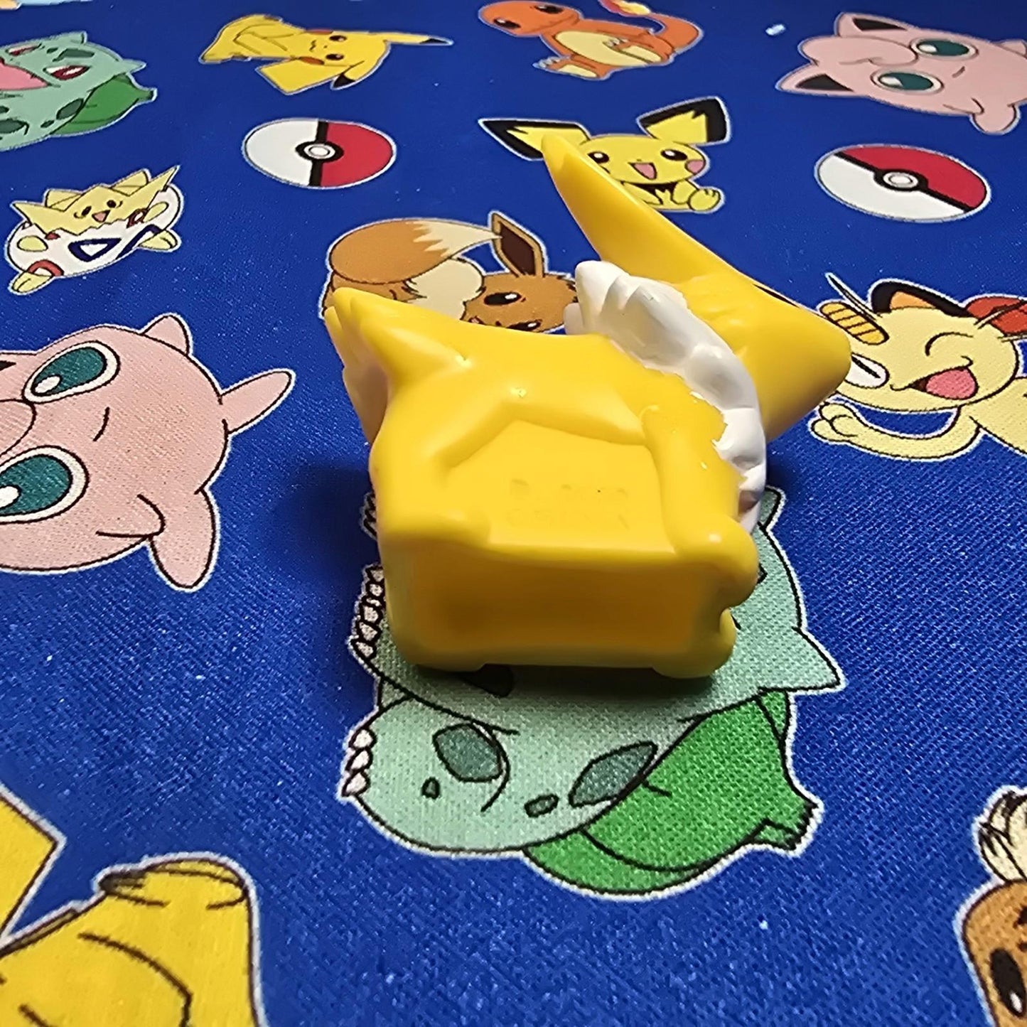Pokemon Jolteon Figure Finger Puppet 2009 Nintendo Bandai PVC Japan US Seller