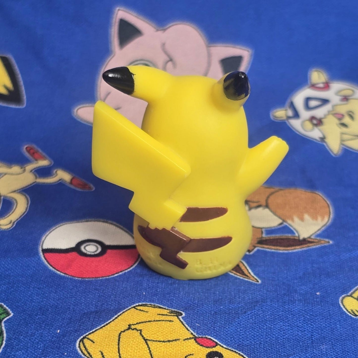 Pokemon Pikachu Waving Figure Finger Puppet 2014 Nintendo Bandai PVC Japan USA