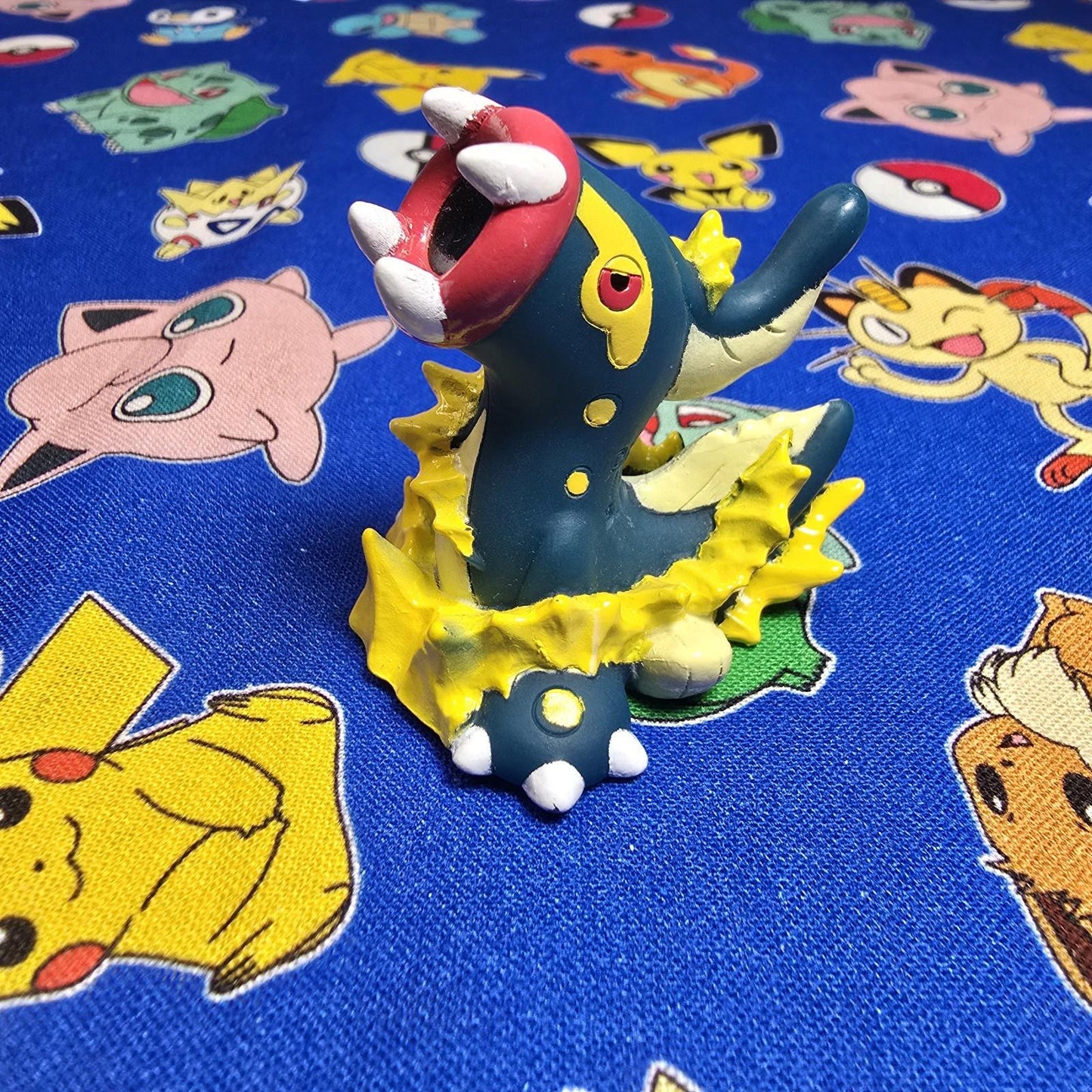 Pokemon Eelektross Figure Finger Puppet 2012 Nintendo Bandai Japan Toy US Seller