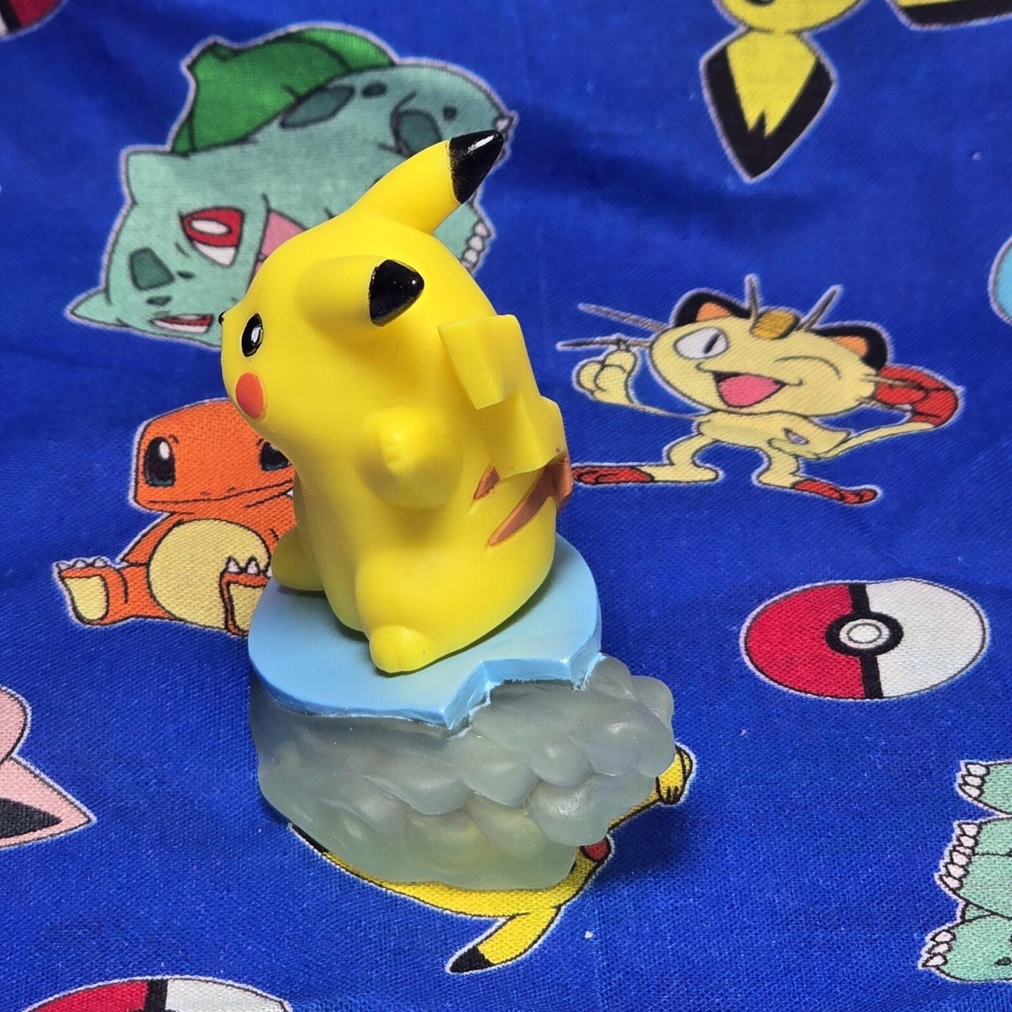 Pokemon Pikachu Surfing Blue Figure Finger Puppet 1997 Bandai Nintendo Vintage