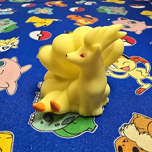 Pokemon Ninetails Yellow Figure Finger Puppet 1997 Bandai Nintendo Vintage USA