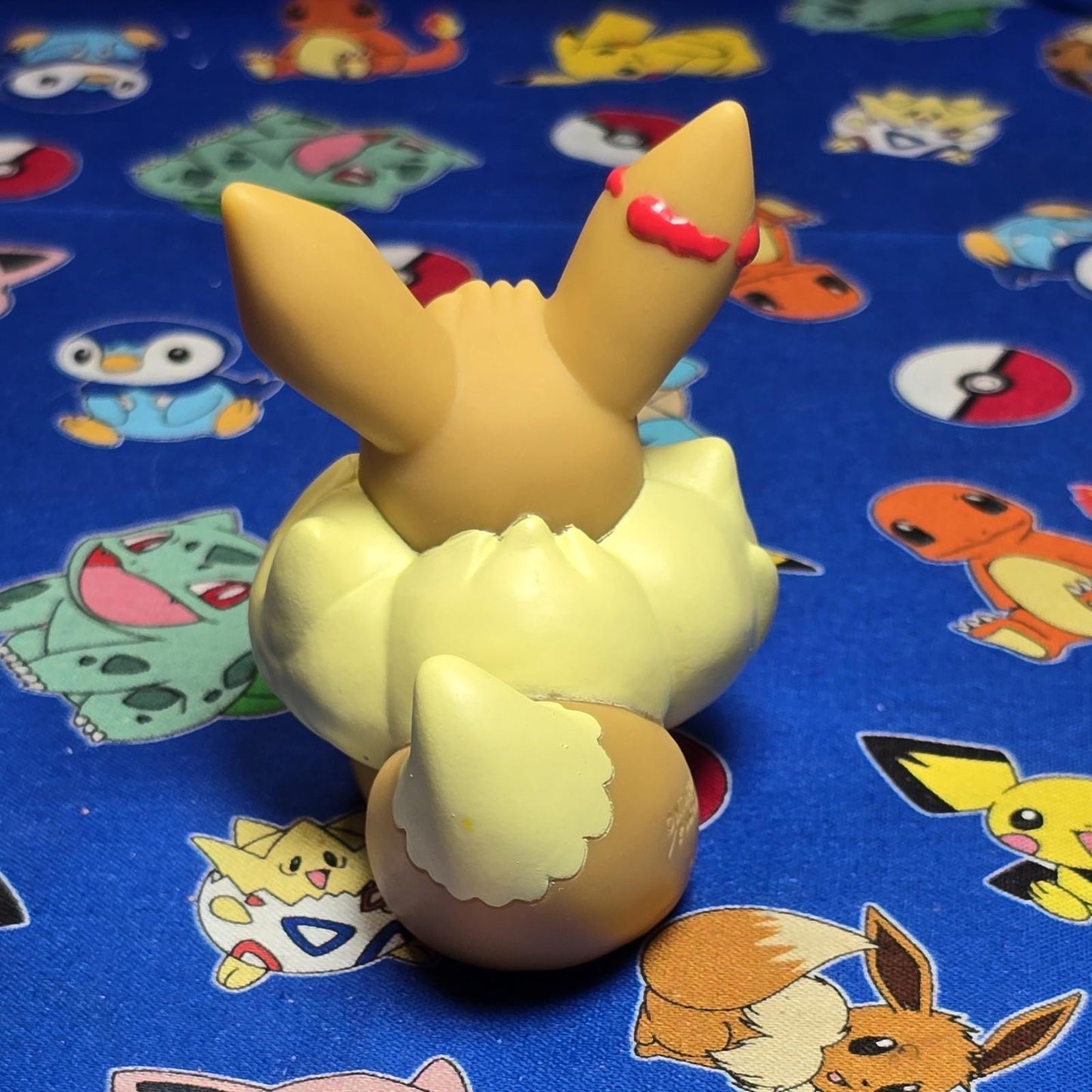 Pokemon Eevee Gigantimax Figure Finger Puppet  2020 Nintendo Bandai Japan USA
