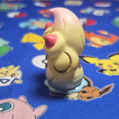 Pokemon Alcremie Shiny Rainbow Cream Figure Finger Puppet 2020 Nintendo Bandai