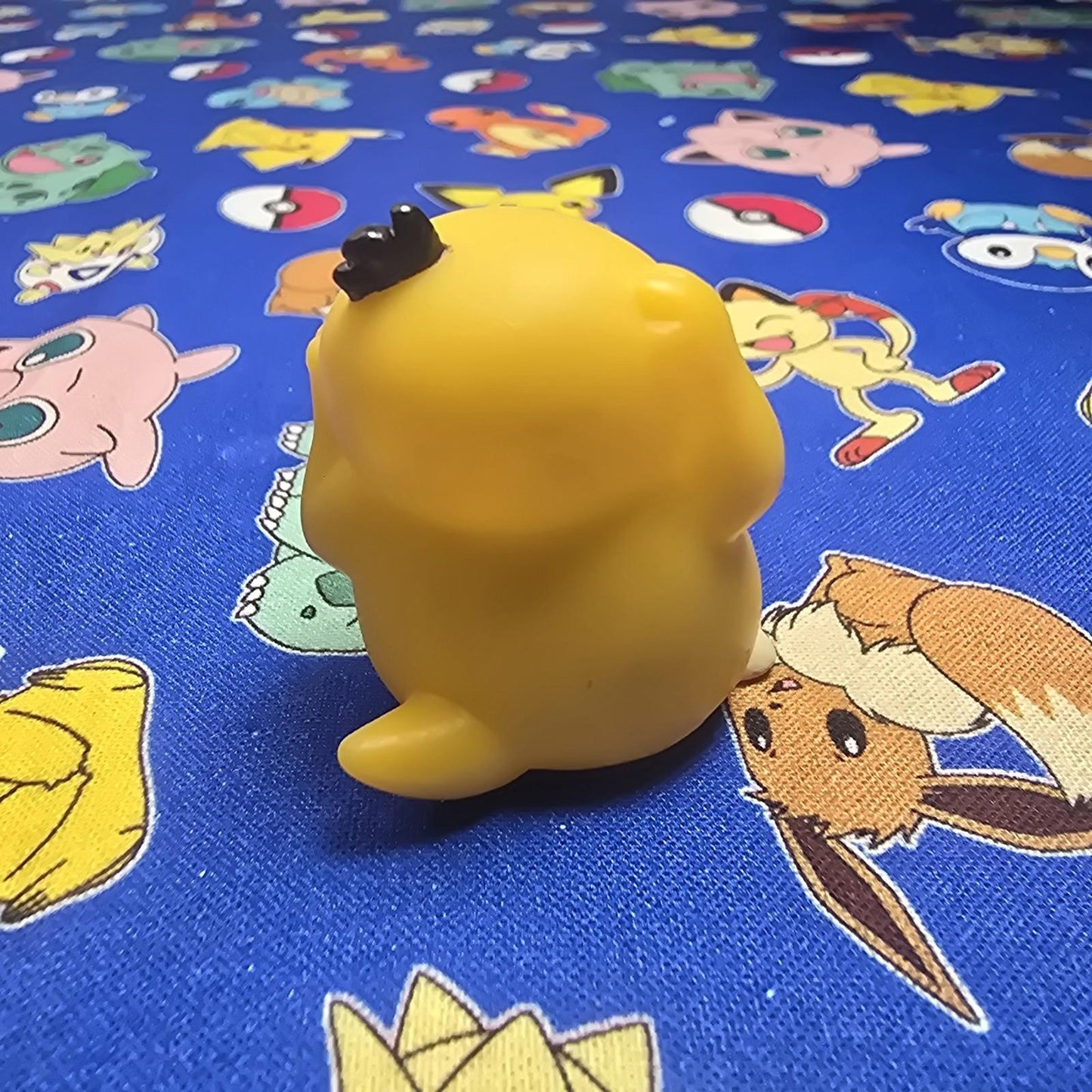 Pokemon Psyduck Dark Figure Finger Puppet 1996 Nintendo PVC Bandai Vintage USA