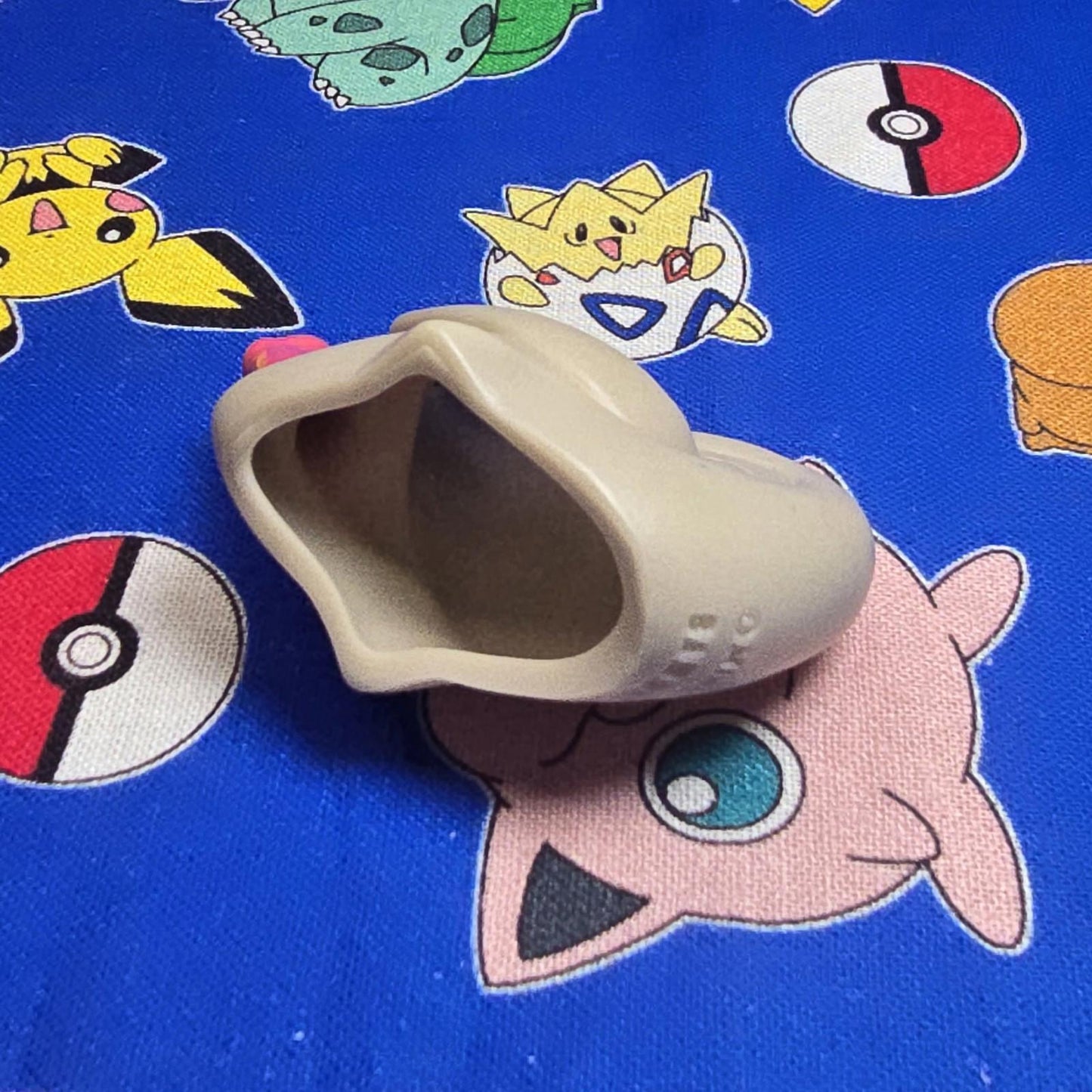 Pokemon Shelmet Figure Finger Puppet 2011 Nintendo Bandai PVC Japan USA Seller