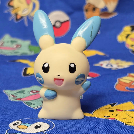 Pokemon Minun Figure Finger Puppet 2005 Nintendo Bandai PVC Vintage Japan USA